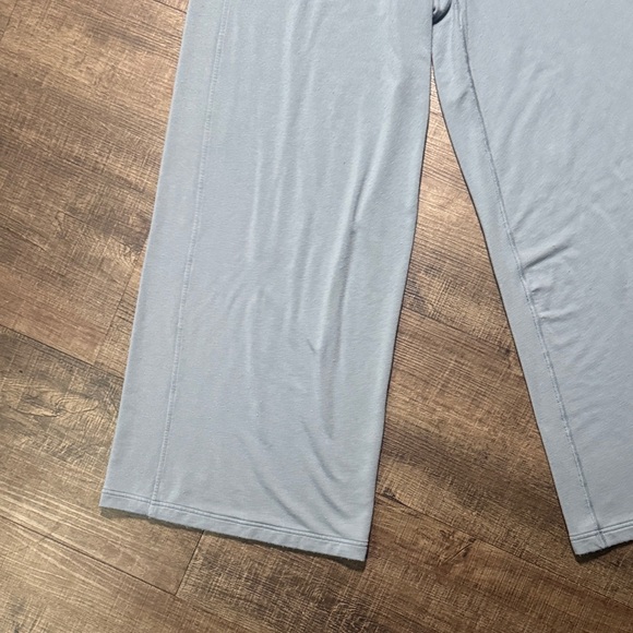 lululemon athletica Light Blue Wide-Leg Women's Casual Pants - Picture 3 of 13